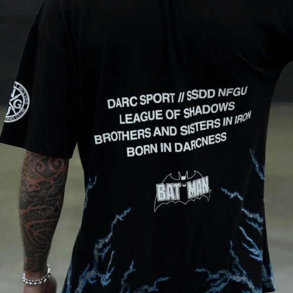 BATMAN ENERGY "PREMIUM" OVERSIZED TEE IN BLACK - Picture 2 of 3